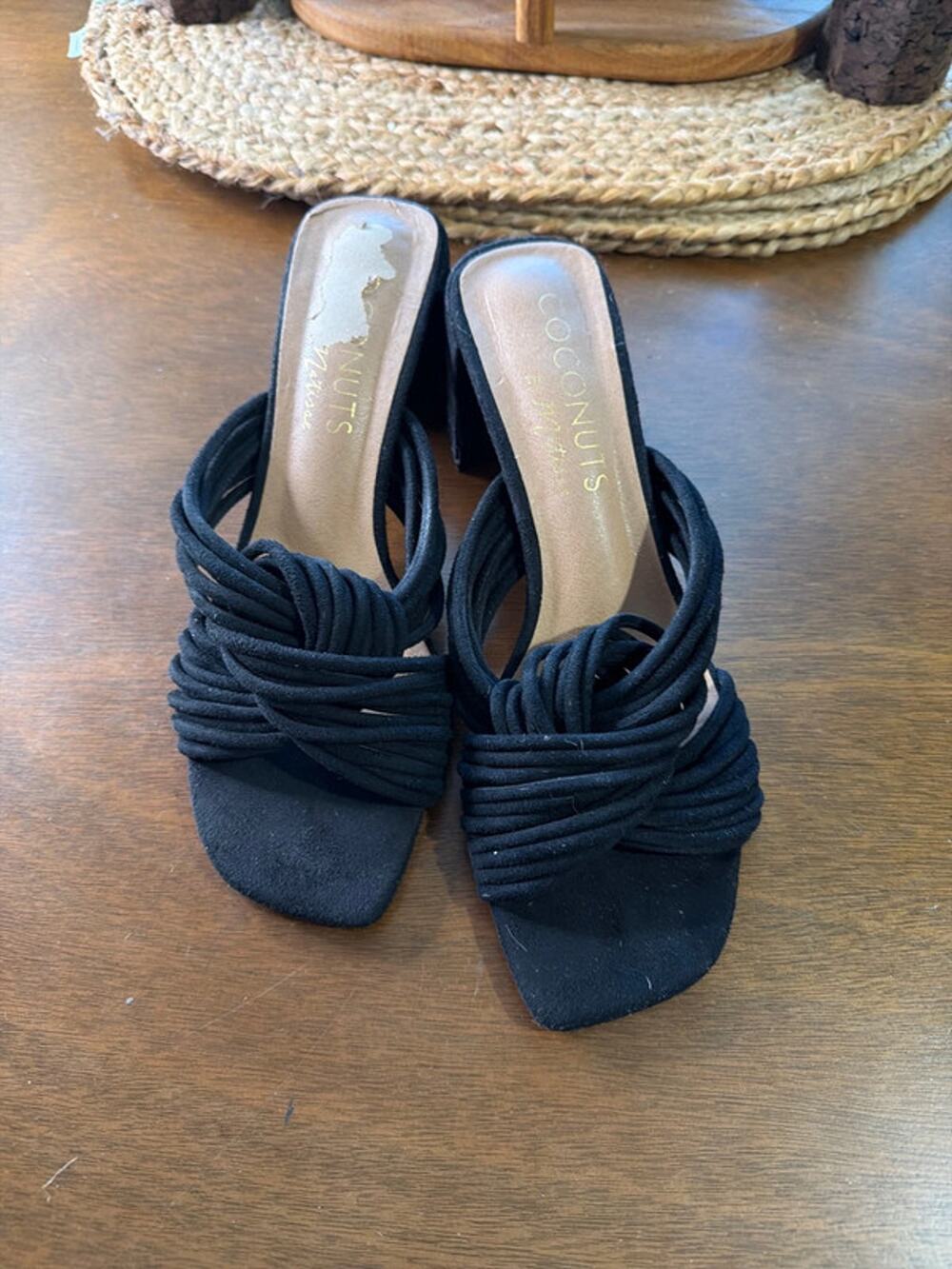 Coconuts, black rope, mules 8 EUC 584